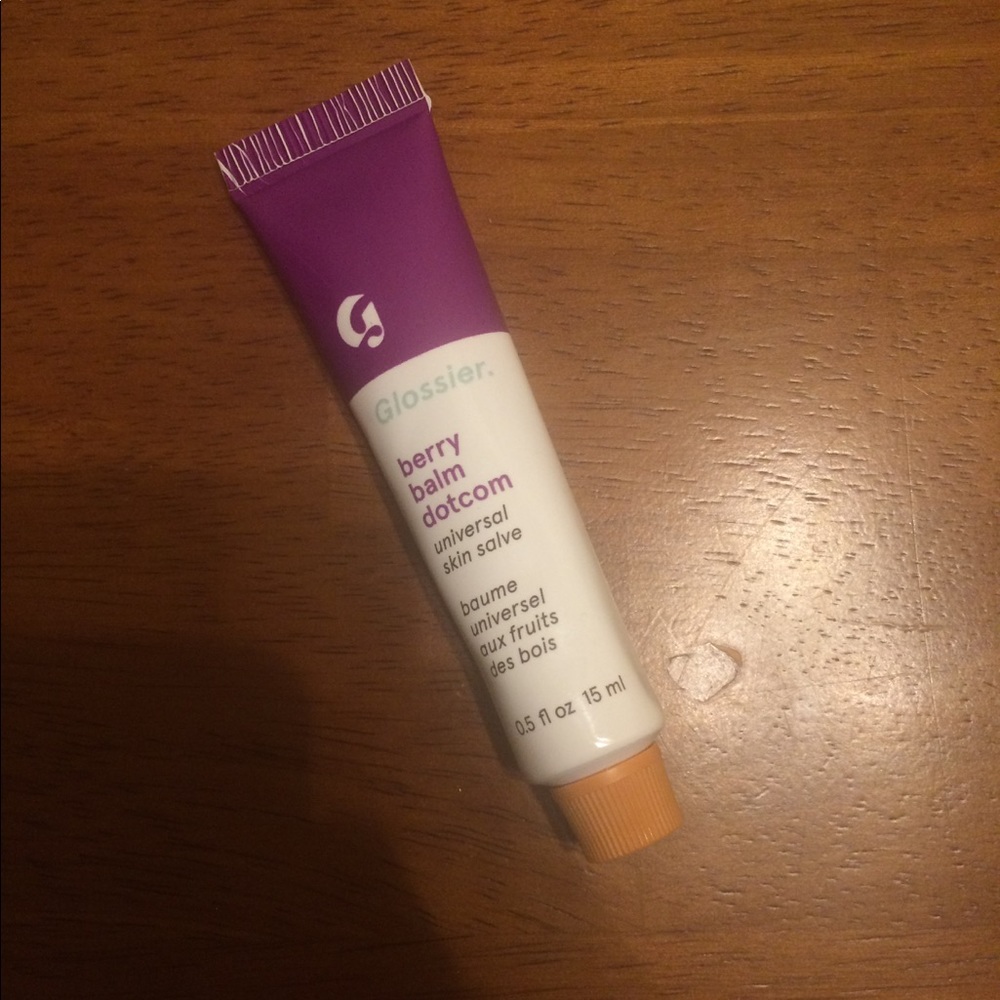 Glossier Berry Balm Dotcom!!!